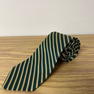 Brooks Brothers Makers 100% Silk Tie (Made in USA)